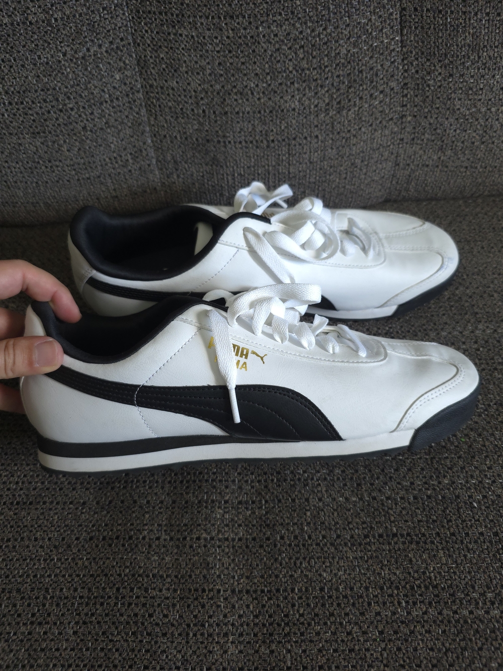 Mens Black And White Puma Roma Size 11